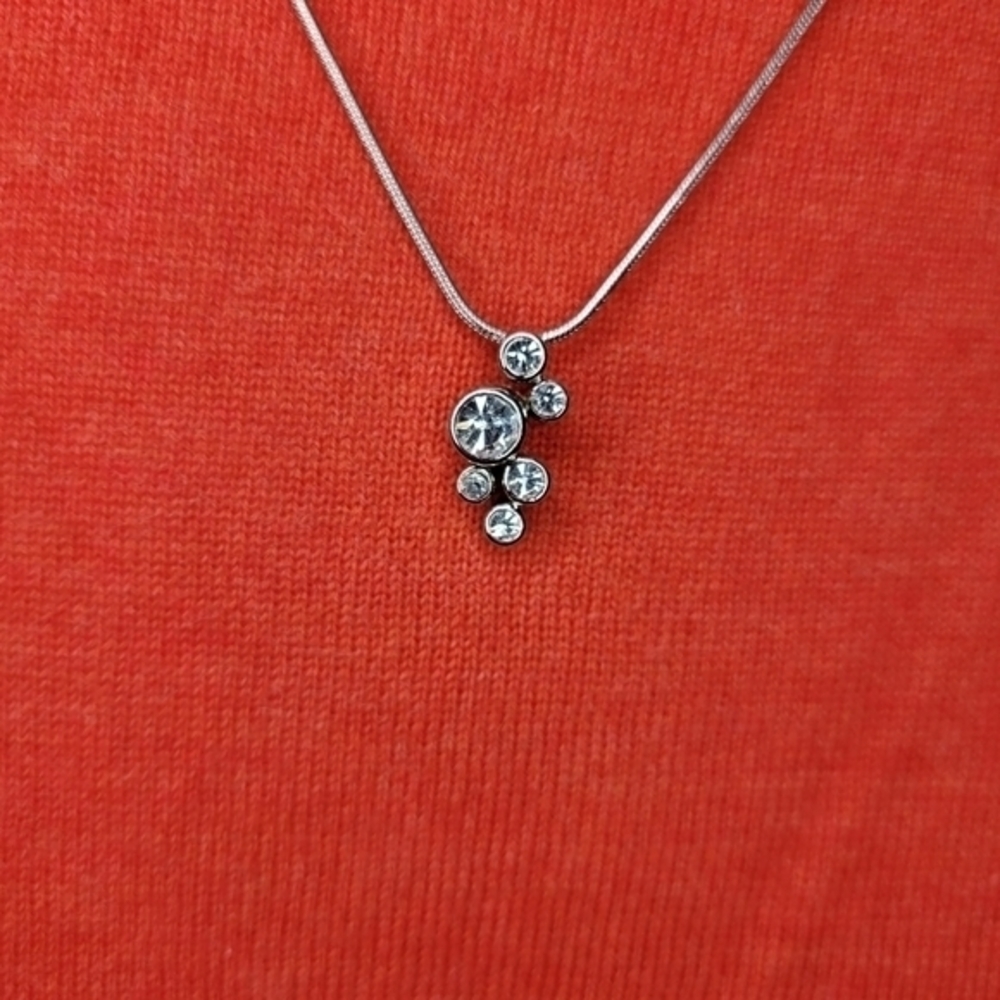 Avon NR Silvertone Snake Chain with 6 Stone Pendant